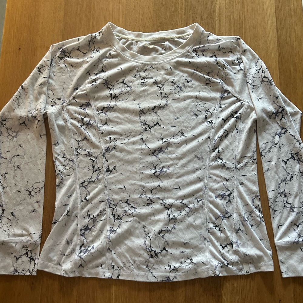 Marble pattern long sleeve shirt from Hyba